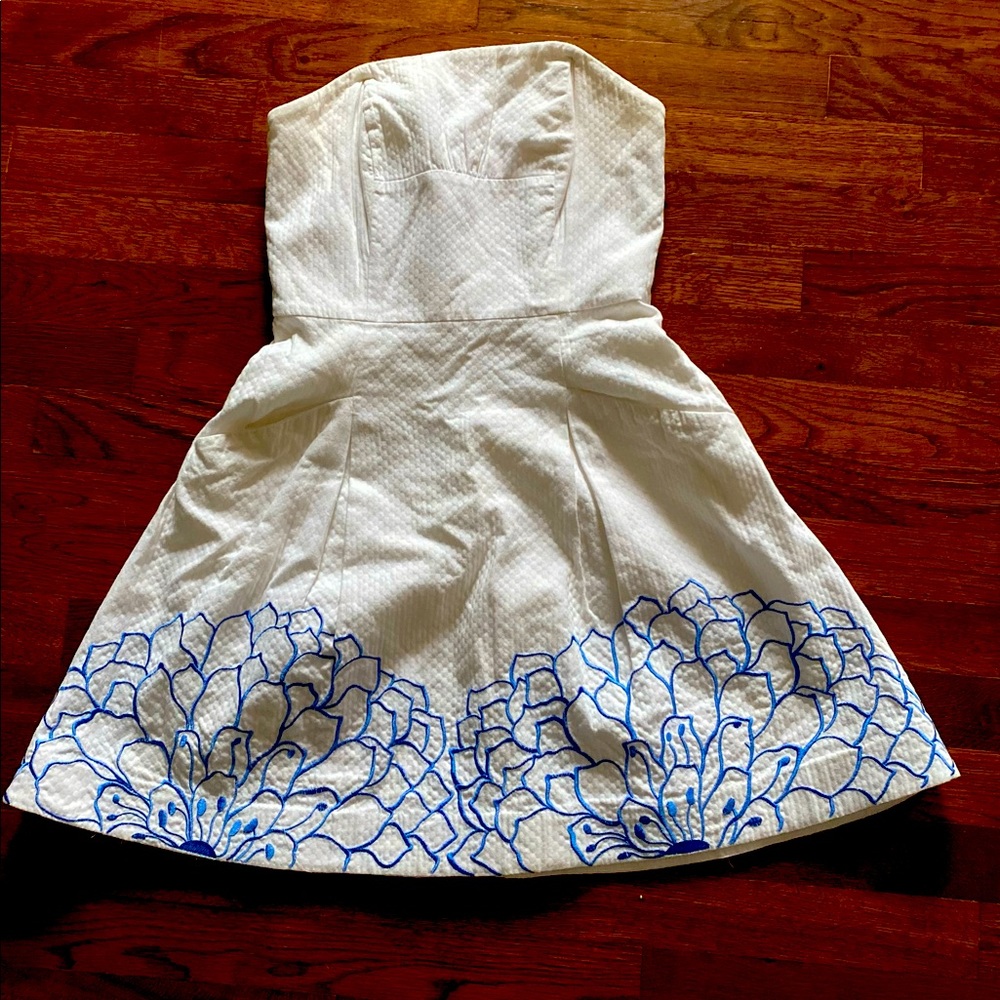 Strapless dress